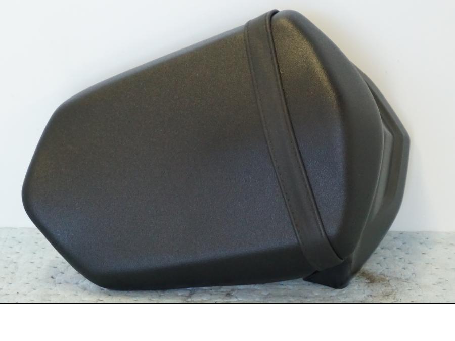 Vänster sida på Sadel från en Suzuki GSX 1300 BK -2008 motorcykel.