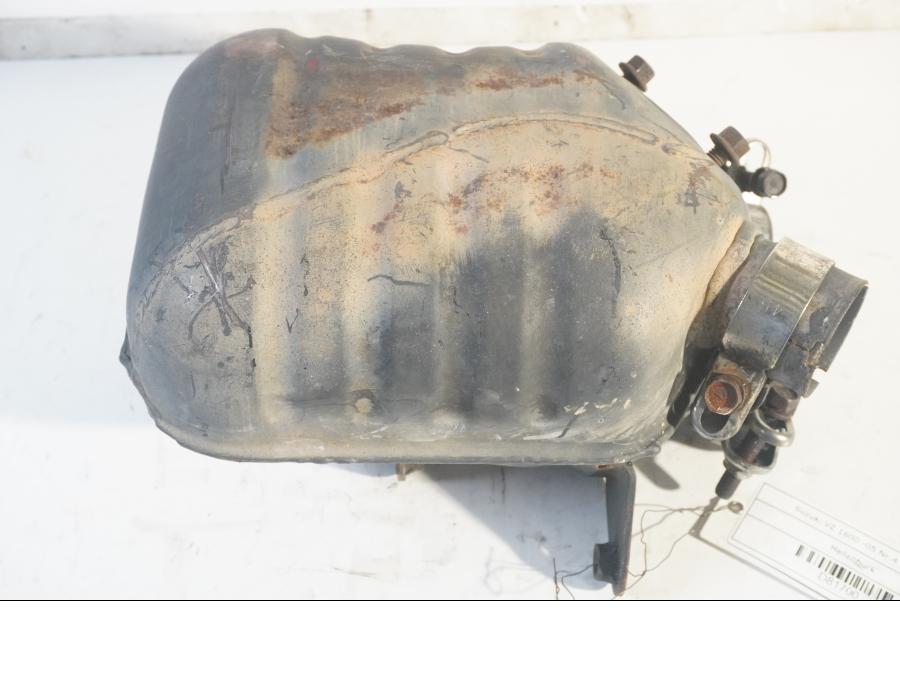 Framsidan på Mellanburk från en Suzuki VZ 1600 -2005 motorcykel.