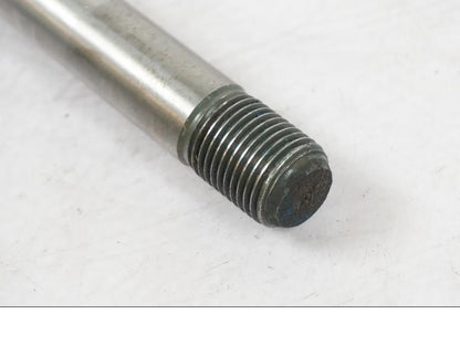 Baksidan på Axel från en Yamaha XVS 1100 -2000 motorcykel.