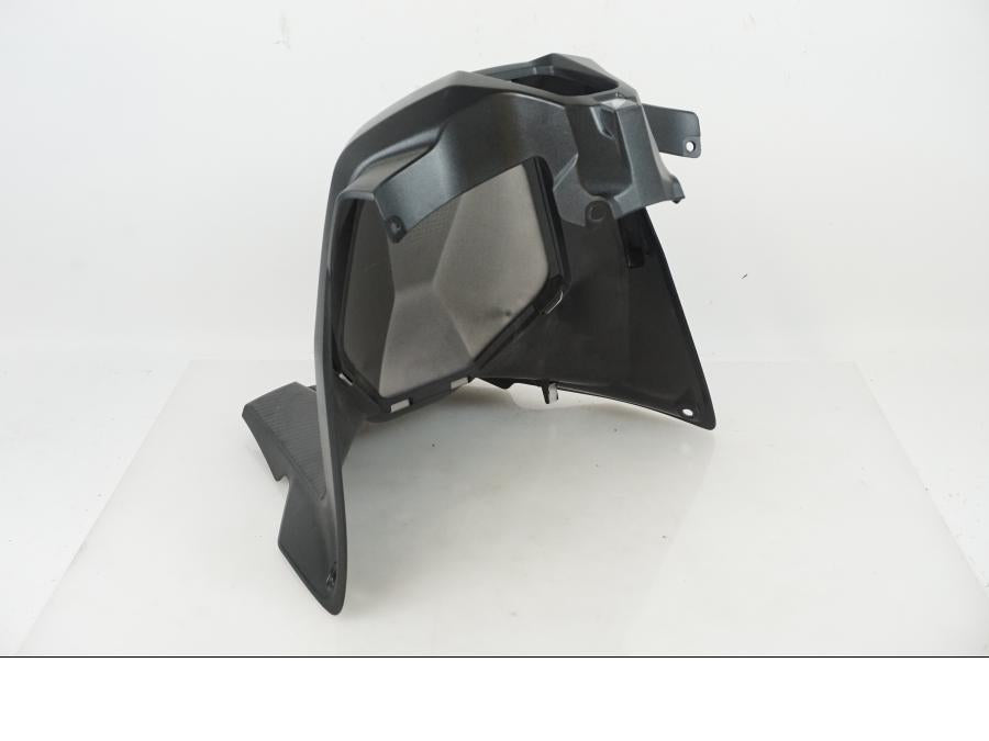 Baksidan på Kåpor från en Honda ADV 750 -2017 motorcykel.