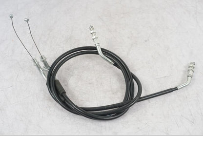 Framsidan på Gasvajer från en Suzuki GSF 1250 -2010 motorcykel.