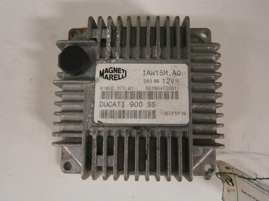 Framsidan på CDI / ECU från en Ducati 900 SS -1999 motorcykel.