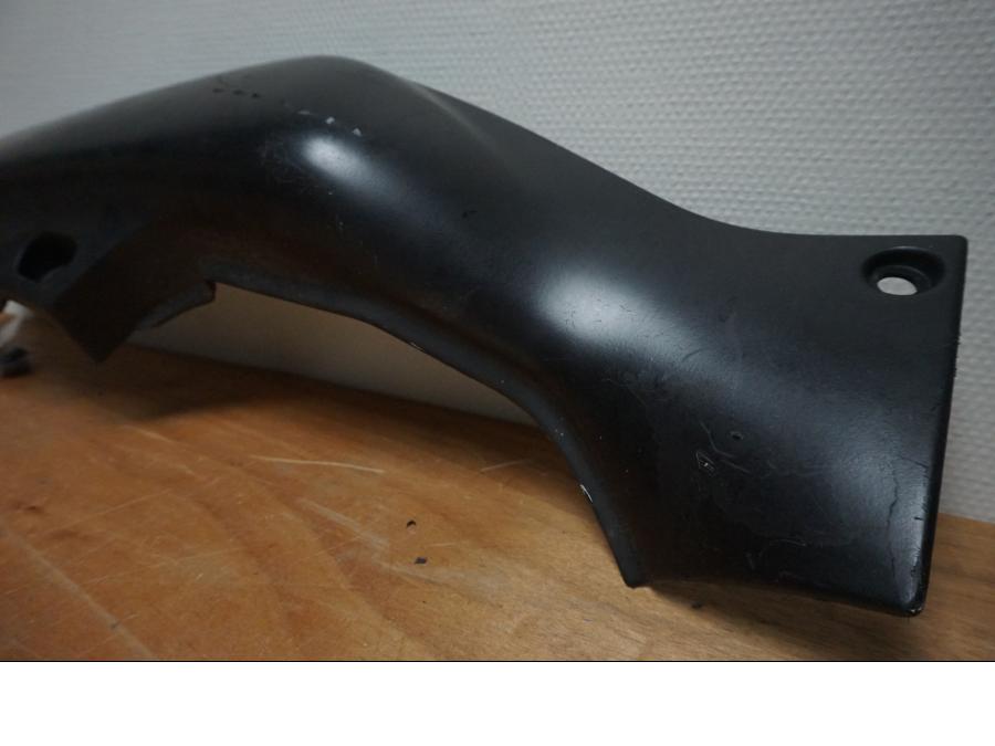 Höger sida på Bakvinge från en Suzuki GSX-R 750 -1995 motorcykel.