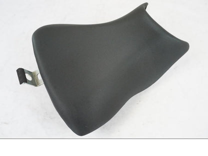 Framsidan på Sadel från en Kawasaki ER-6N -2016 motorcykel.