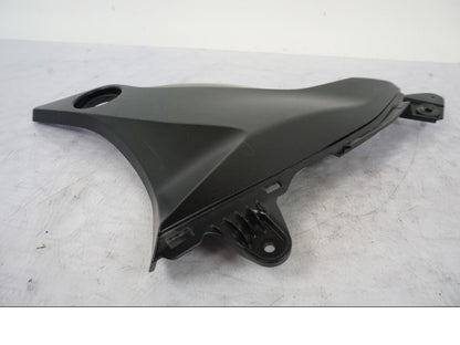 Höger sida på Sidopanel från en Kawasaki Z 800 -2014 motorcykel.