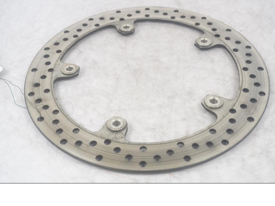 Höger sida på Bromsskiva från en BMW F 800 R -2011 motorcykel.