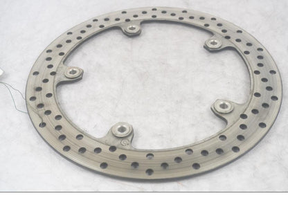 Höger sida på Bromsskiva från en BMW F 800 R -2011 motorcykel.