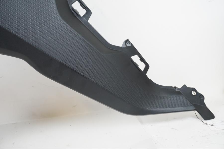 Snett uppifrån på Sidkåpa från en BMW F 750 GS -2019 motorcykel.