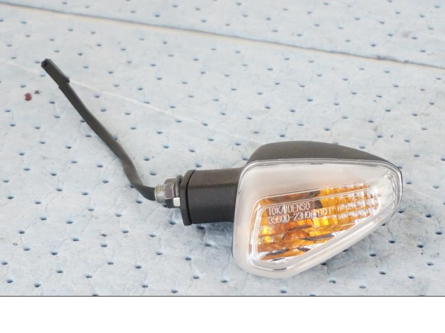 Framsidan på Blinkers från en Suzuki GSX 1300 BK -2008 motorcykel.