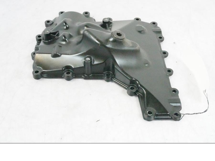 Baksidan på Oljetråg från en BMW K 1200 S -2005 motorcykel.