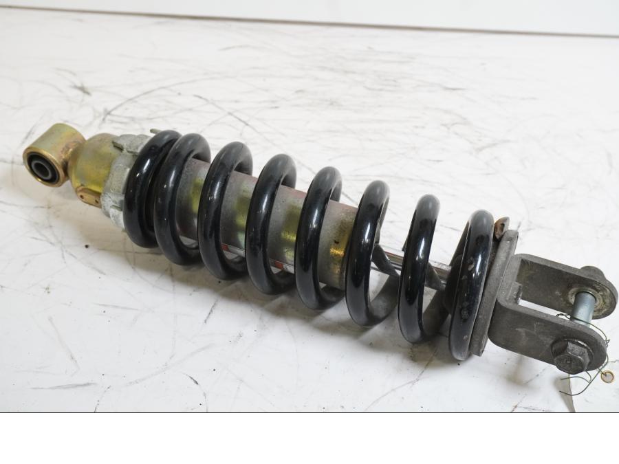 Framsidan på Stötdämpare från en Suzuki VL 800 -2004 motorcykel.