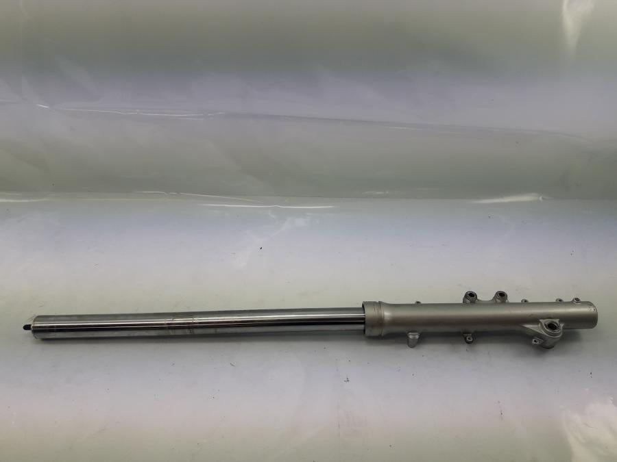 Framsidan på Gaffelben från en Kawasaki KLE 500 -2001 motorcykel.