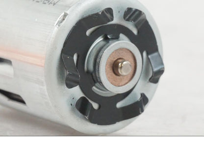 Snett uppifrån på Spjällhusmotor från en BMW R 1250 GS -2021 motorcykel.