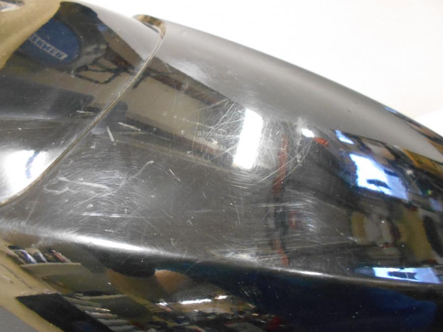 Baksidan på Framskärm från en BMW K 1200 LT -2007 motorcykel.