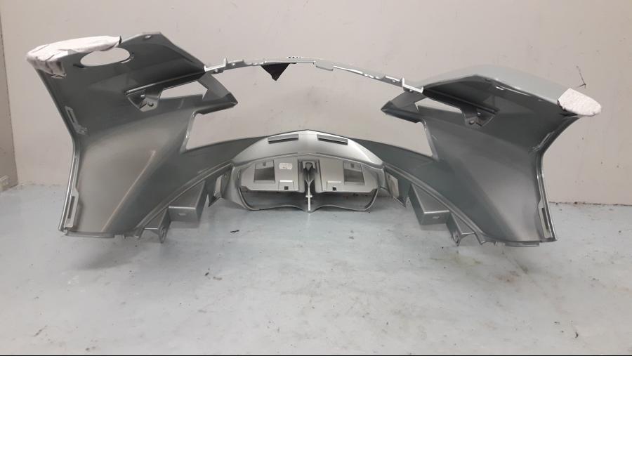 Vänster sida på Toppkåpa från en BMW K 1200 GT -2007 motorcykel.