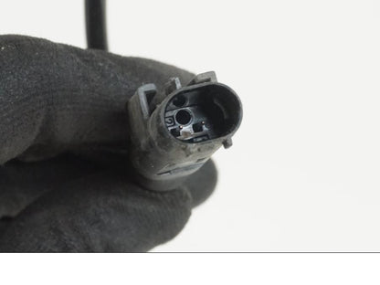 Snett uppifrån på ABS givare från en BMW S 1000 R -2019 motorcykel.