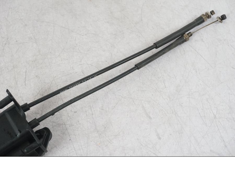 Vänster sida på Avgasspjällmotor från en BMW R 1200 GS -2018 motorcykel.