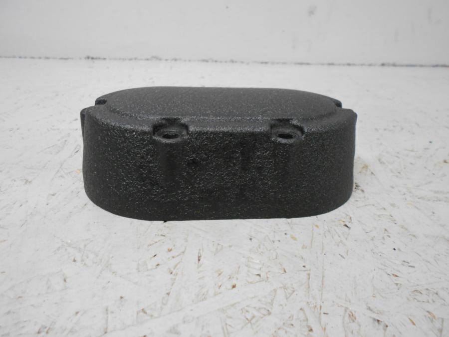 Höger sida på Transmissionskåpa från en H-D Softail Night Train EFI FXSTBI -2005 motorcykel.