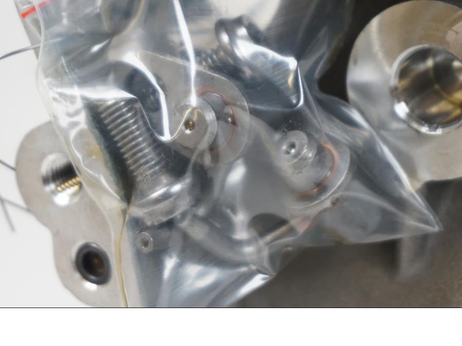 Vänster sida på Motorblock från en BMW F 850 GS -2019 motorcykel.