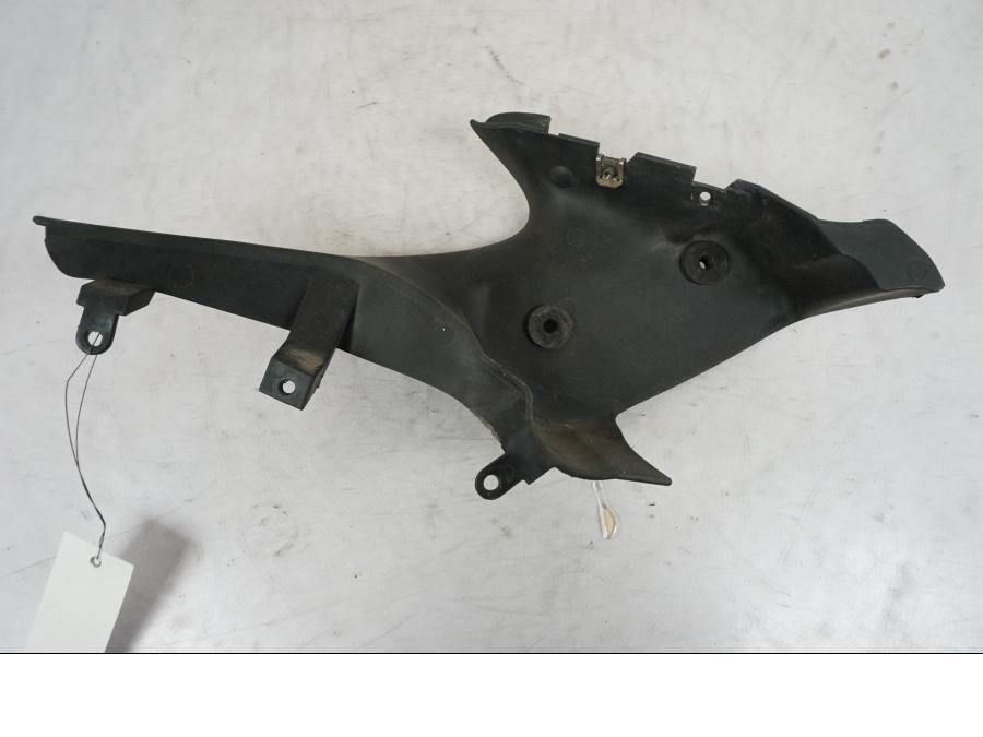 Baksidan på Oljekyl från en BMW R 850 R -2004 motorcykel.