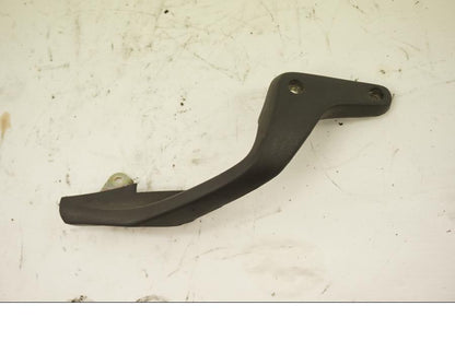 Framsidan på Passagerarhandtag från en Honda ST 1100 -1999 motorcykel.