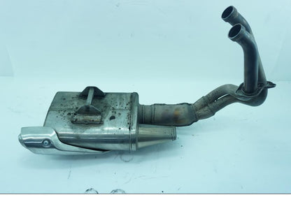 Höger sida på Ljuddämpare från en Kawasaki Ninja 650 -2018 motorcykel.