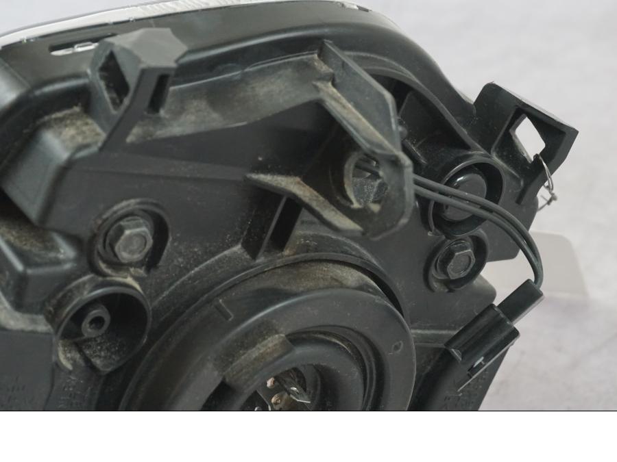 Extrabild5 på Strålkastare från en Suzuki GSF 1250 -2010 motorcykel.