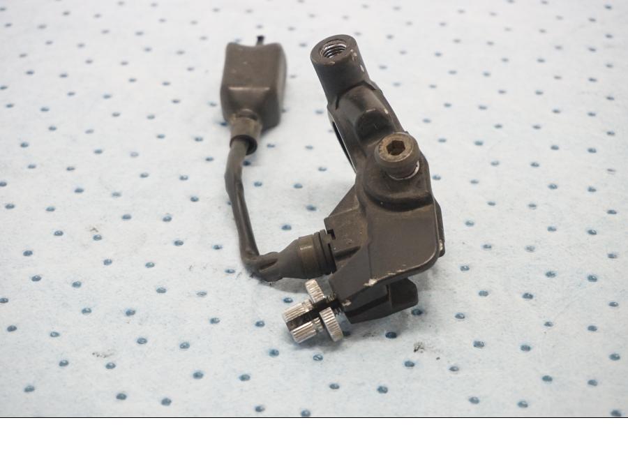 Framsidan på Kopplingsklo från en Triumph Tiger -2001 motorcykel.