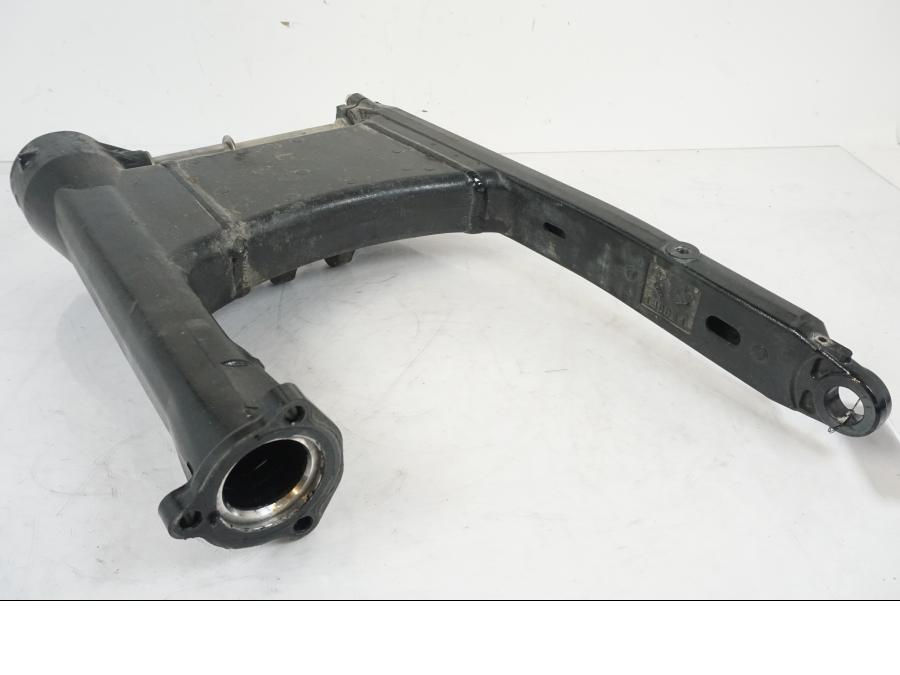 Vänster sida på Sving från en Suzuki VZR 1800 -2009 motorcykel.