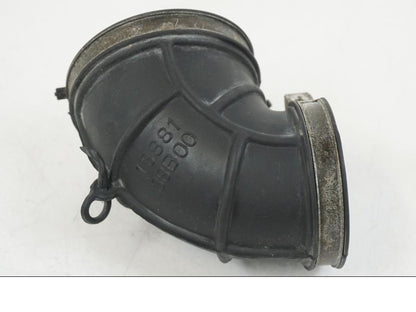 Framsidan på Luftrör från en Suzuki VS 1400 -1999 motorcykel.