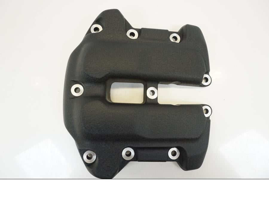 Snett uppifrån på Ventilkåpa från en H-D Dyna Fat Bob FXDF -2018 motorcykel.