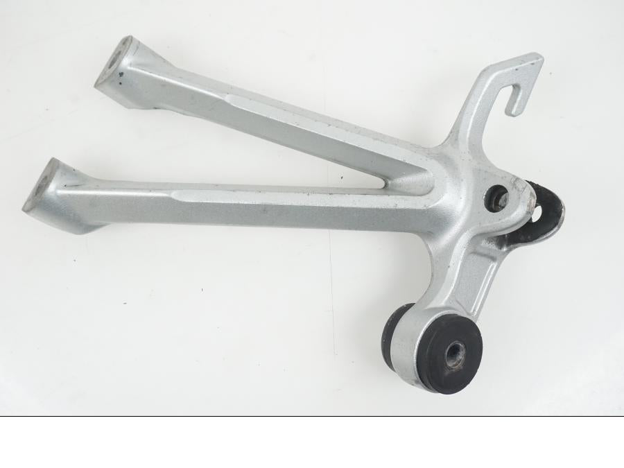 Framsidan på Fotpinnefäste från en Suzuki GSX-R 1000 -2007 motorcykel.