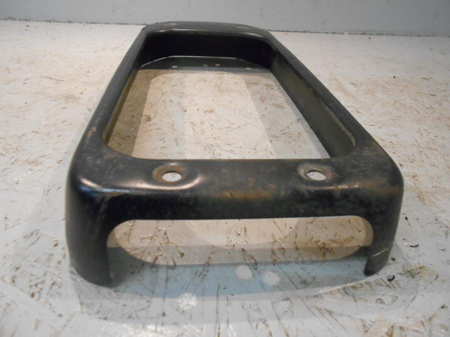 Vänster sida på Vattenkylram från en Suzuki VS 750 Intruder -1986 motorcykel.