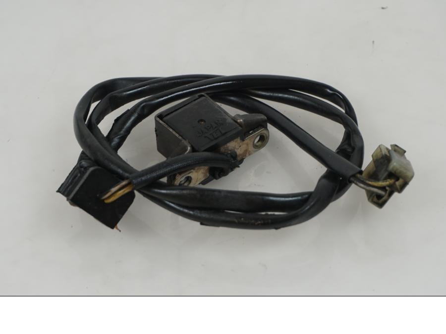 Baksidan på Tändpickup från en Kawasaki ZZR 1100 -1992 motorcykel.