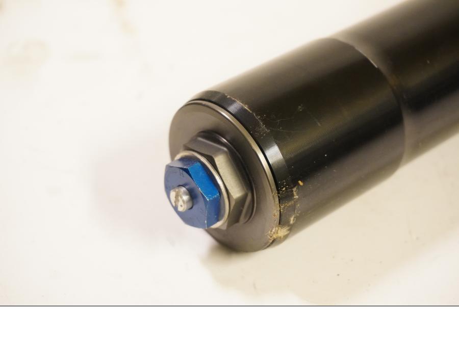 Vänster sida på Gaffelben från en Suzuki GSX-R 750 -2009 motorcykel.