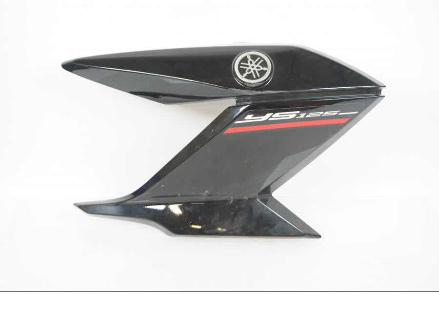 Framsidan på Kylarvinge från en Yamaha YS125 -2018 motorcykel.