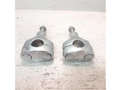 Framsidan på Styrfäste från en Kawasaki VN 900 -2007 motorcykel.