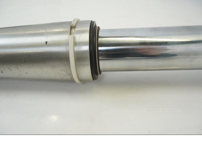 Höger sida på Gaffelben från en Yamaha XVZ 1300 -1997 motorcykel.