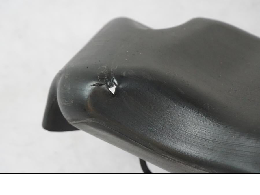 Vänster sida på Luftintag från en Kawasaki ZZ-R 1400 -2009 motorcykel.