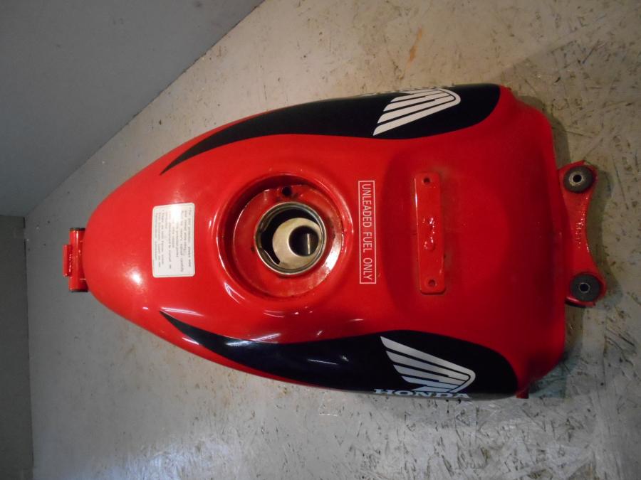 Höger sida på Bensintank från en Honda CBR 125 R -2007 motorcykel.