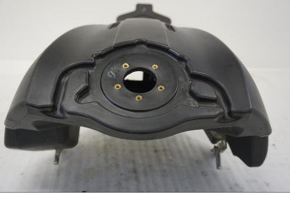 Höger sida på Bensintank från en Ducati Monster 696 -2008 motorcykel.