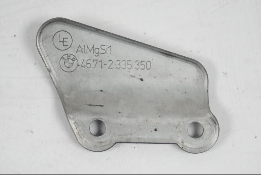 Vänster sida på Bromshuvudcylinderskydd från en BMW F 650 CS -2002 motorcykel.