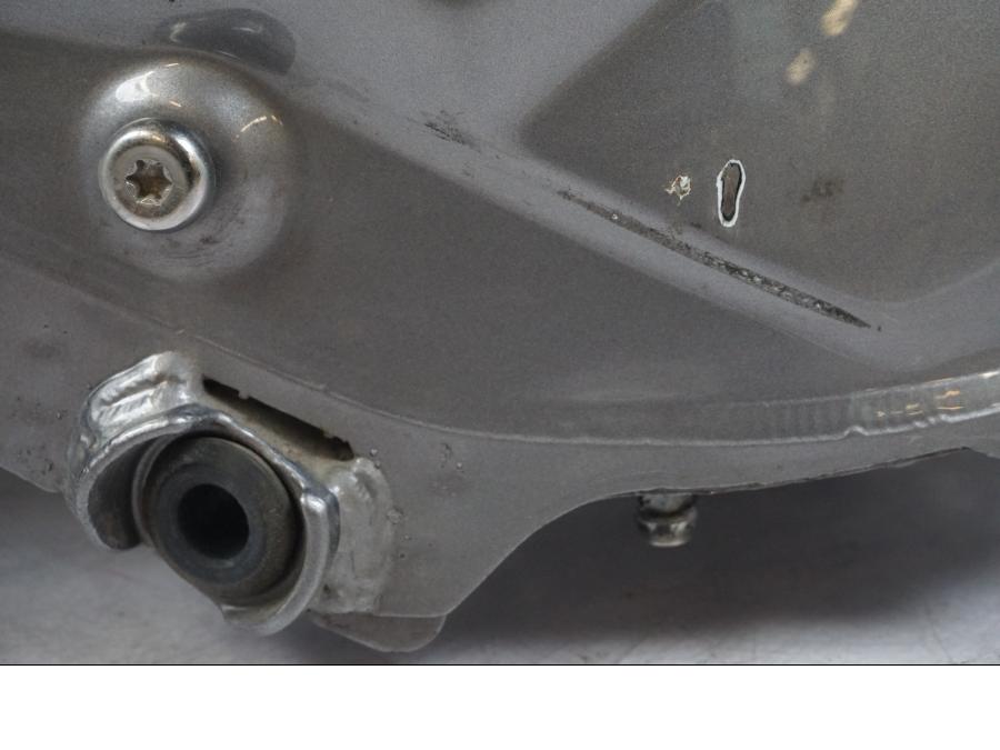 Snett uppifrån på Bensintank från en Triumph Tiger Explorer -2013 motorcykel.