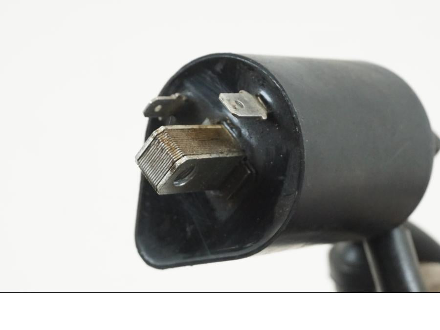 Vänster sida på Tändspole från en Yamaha XV 750 -1998 motorcykel.