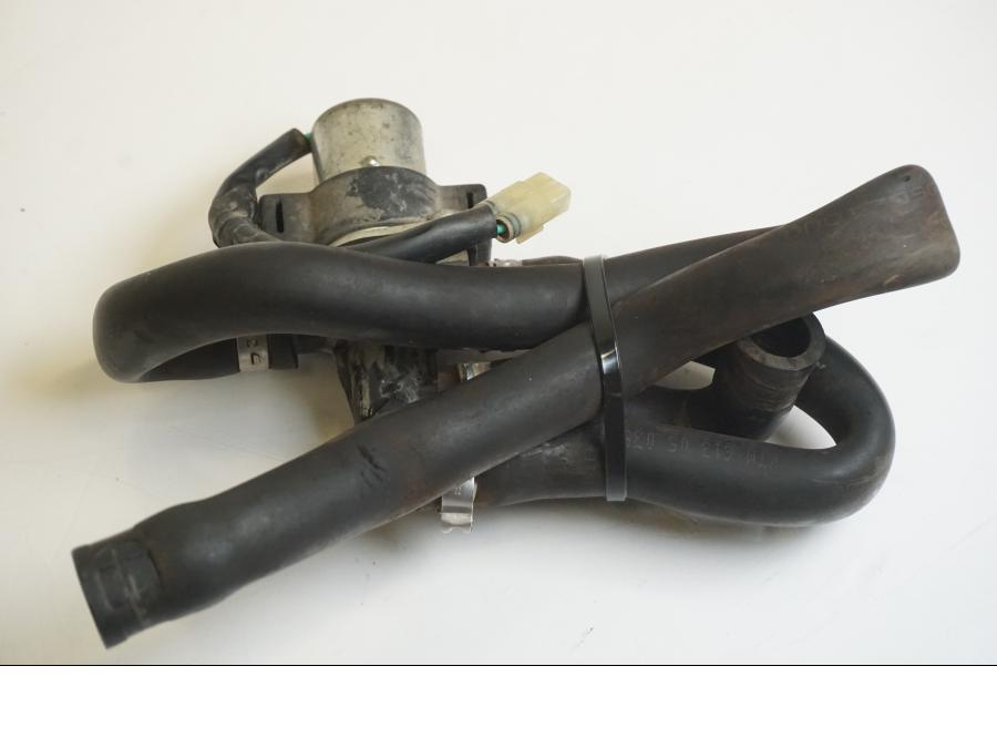 Snett uppifrån på Second Air från en KTM 1190 Adventure -2015 motorcykel.