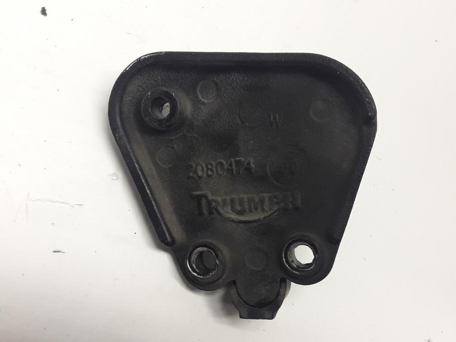 Baksidan på Fotpinnefäste från en Triumph Tiger -1999 motorcykel.