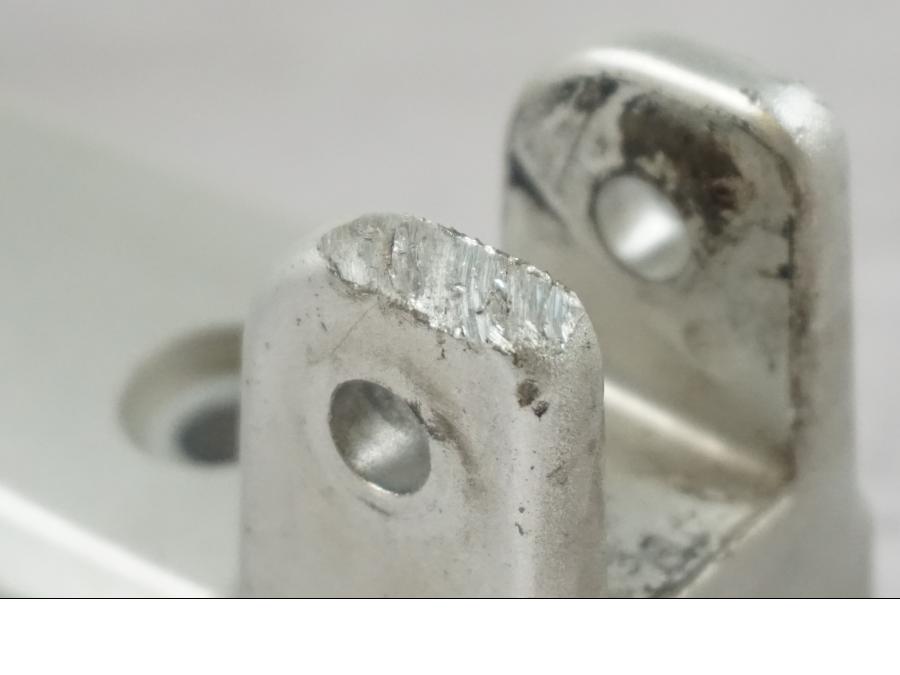 Baksidan på Fotpinnefäste från en BMW R 1200 R -2007 motorcykel.