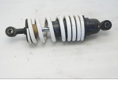 Baksidan på Stötdämpare från en KTM 125 Duke -2015 motorcykel.