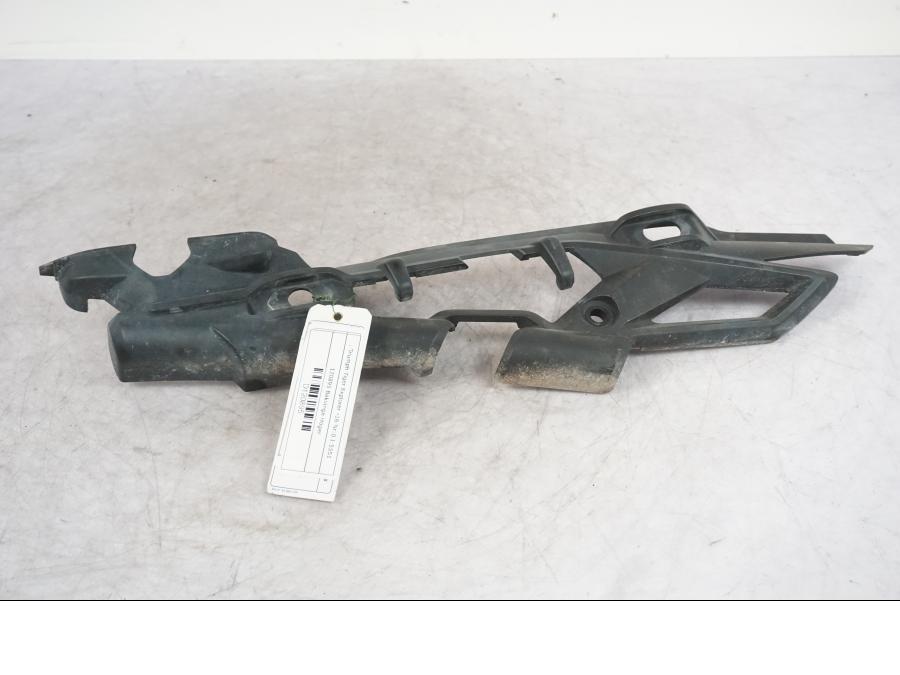 Framsidan på Bakvinge från en Triumph Tiger Explorer -2016 motorcykel.