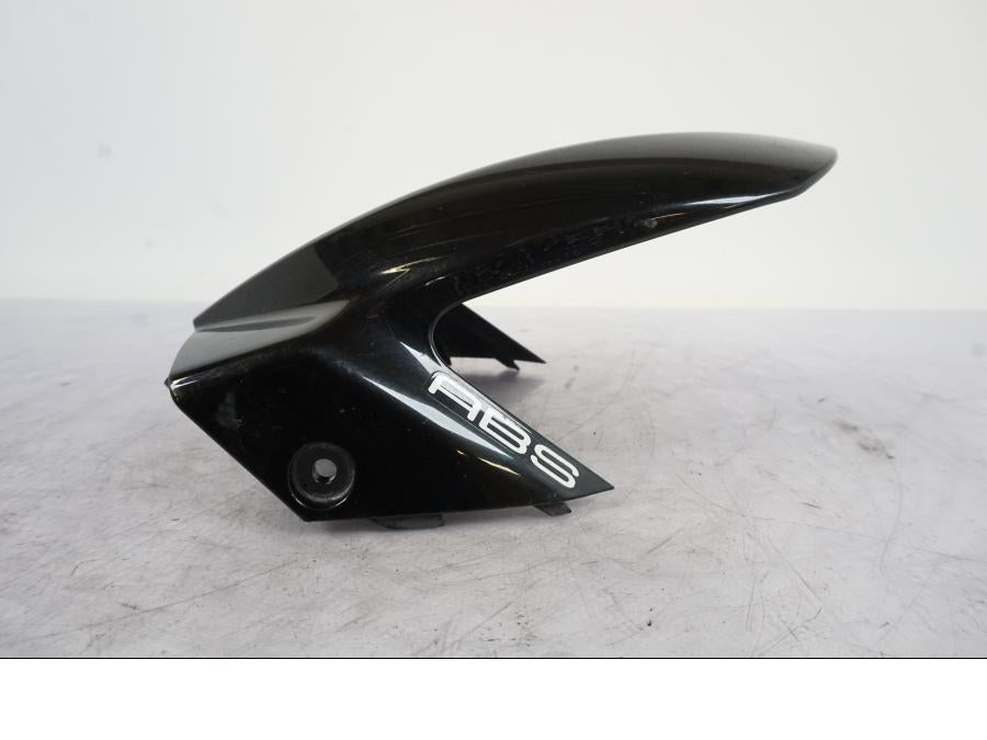 Vänster sida på Framskärm från en Kawasaki ER-6F -2010 motorcykel.